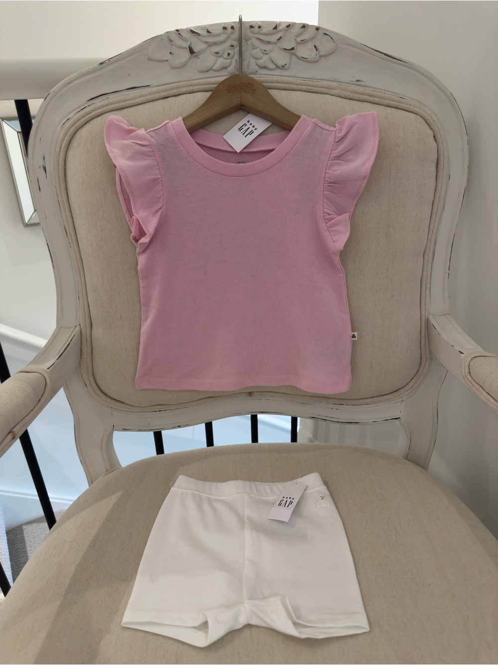 🤍 12~18 Mth GAP Pink and White 100% Cotton Ruffle Top and Cute Shorts Set NWT